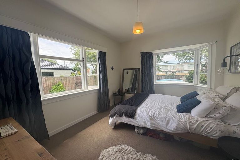 Photo of property in 39 Straven Road, Riccarton, Christchurch, 8011