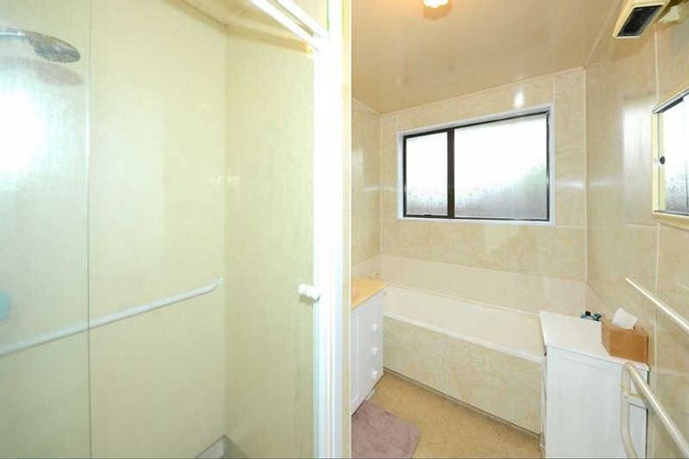 Photo of property in 2/5 Peebles Drive, Hei Hei, Christchurch, 8042