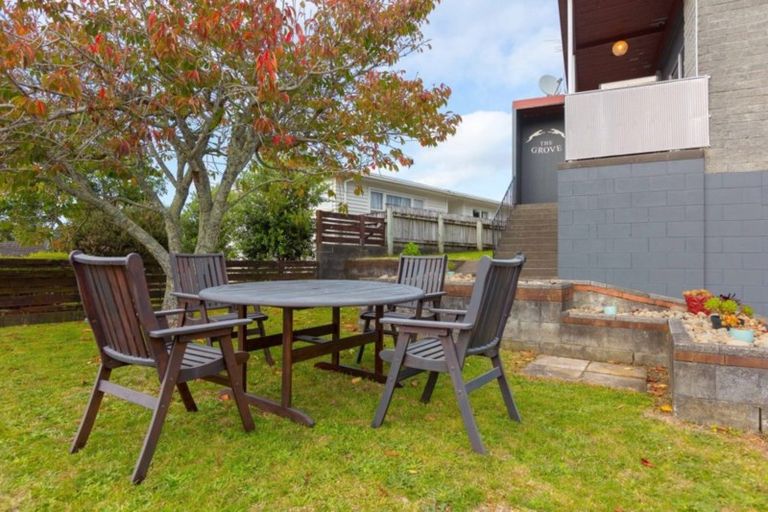 Photo of property in 10 Elm Grove, Westown, New Plymouth, 4310