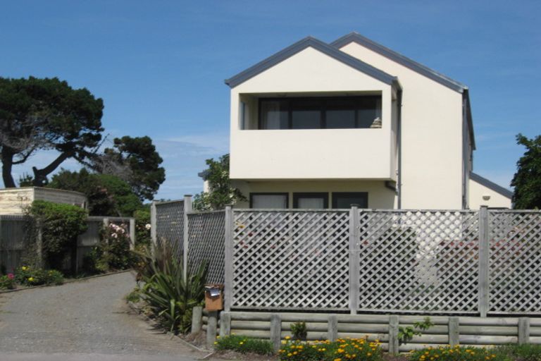 Photo of property in 411 Marine Parade, South New Brighton, Christchurch, 8062