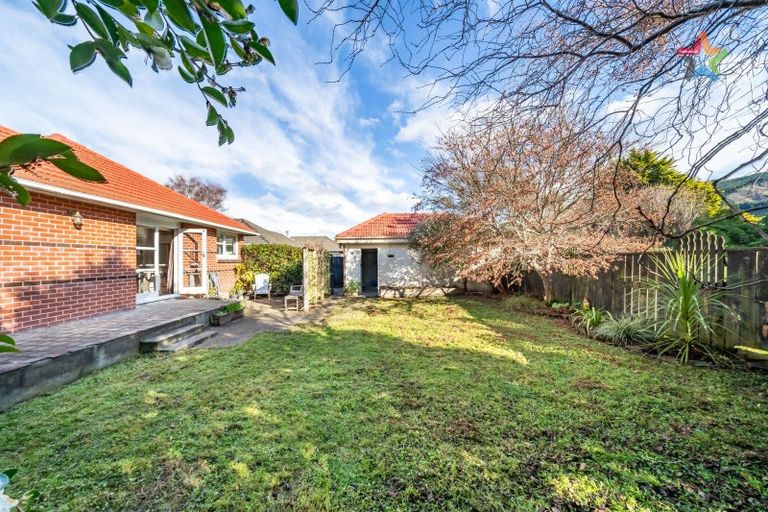 Photo of property in 46 Whirinaki Crescent, Heretaunga, Upper Hutt, 5018