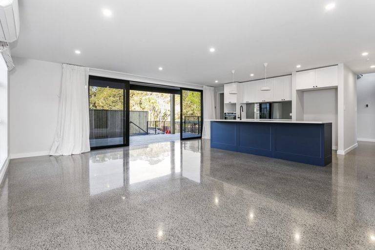 Photo of property in 10 Kaihuia Lane, Oratia, Auckland, 0604