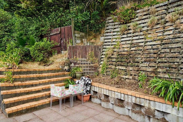 Photo of property in 67 Muritai Road, Eastbourne, Lower Hutt, 5013