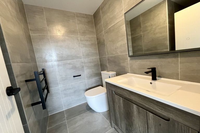 Photo of property in 12b Massine Place, Randwick Park, Auckland, 2105