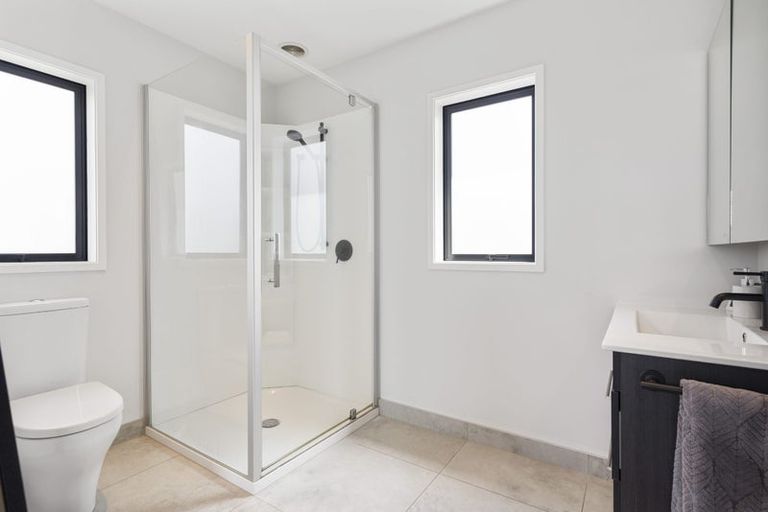 Photo of property in 5 Blatina Drive, Kumeu, 0810