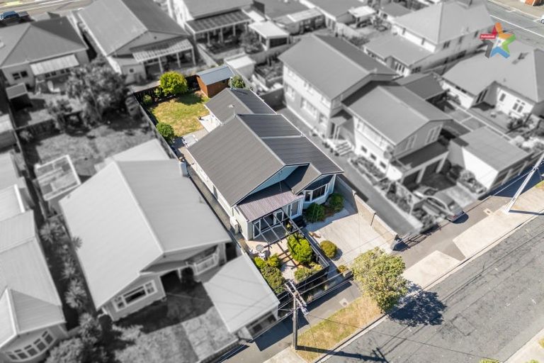 Photo of property in 10 Palm Avenue, Lyall Bay, Wellington, 6022