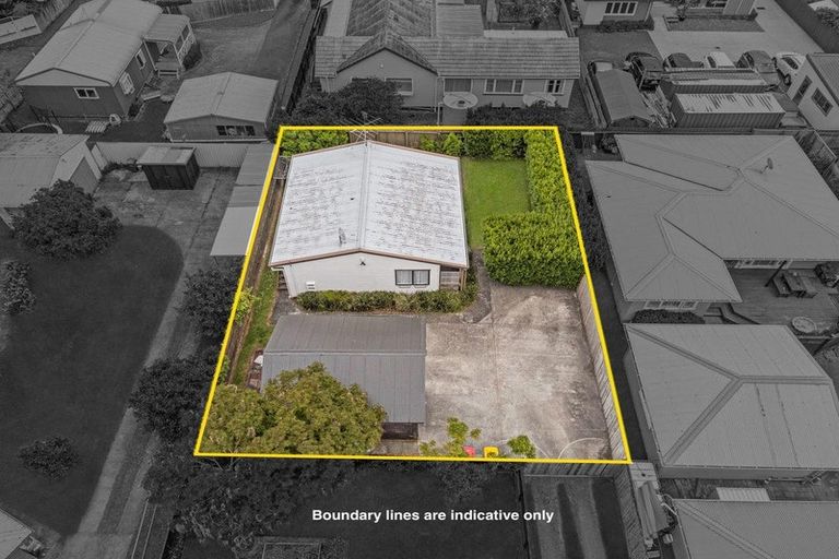 Photo of property in 2/20 Hill Crescent, Papakura, 2110