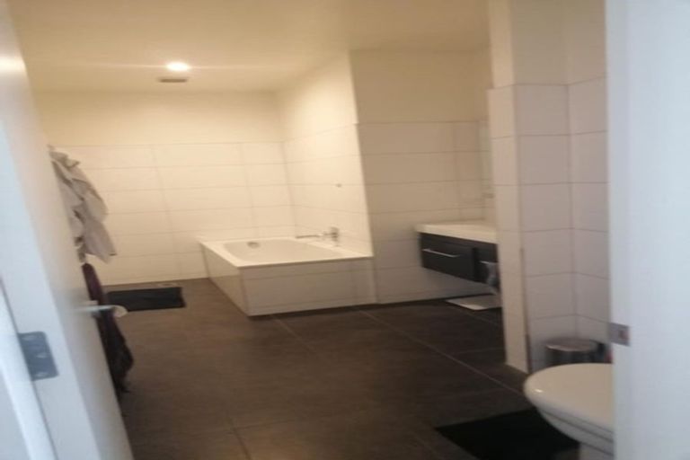 Photo of property in 4/25 Home Street, Mount Victoria, Wellington, 6011