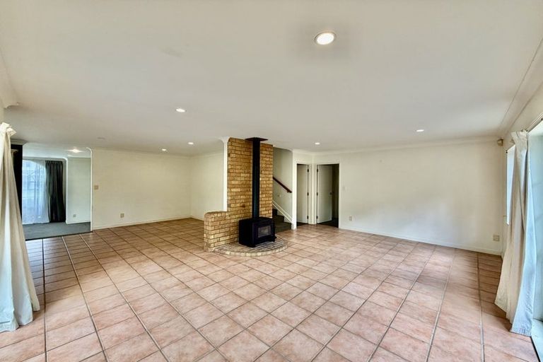 Photo of property in 22 Bob Charles Drive, Golflands, Auckland, 2013