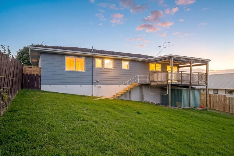 Photo of property in 12 Raelene Place, Massey, Auckland, 0614