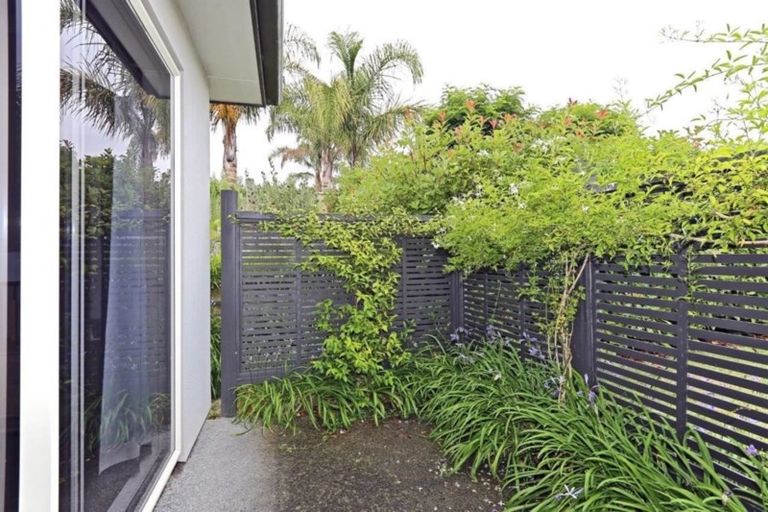 Photo of property in 16 Russell Robertson Drive, Havelock North, 4130