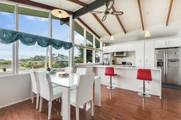 Photo of property in 345 East Coast Road, Mairangi Bay, Auckland, 0630
