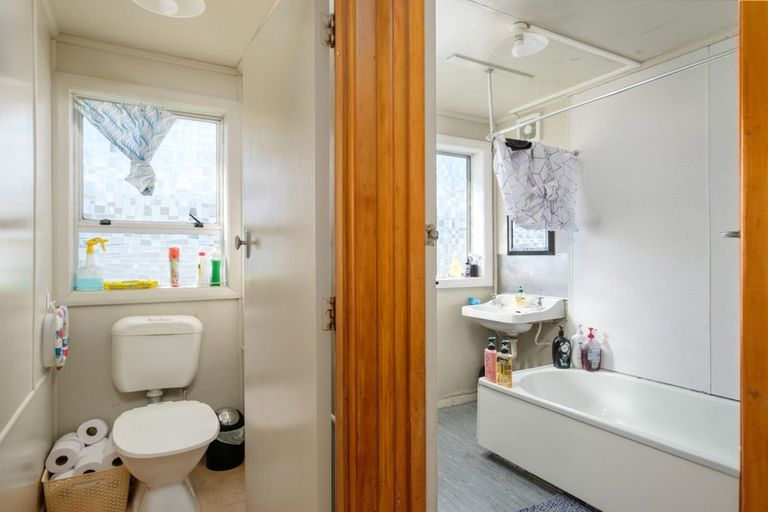 Photo of property in 16 Lawrence Street, Outer Kaiti, Gisborne, 4010