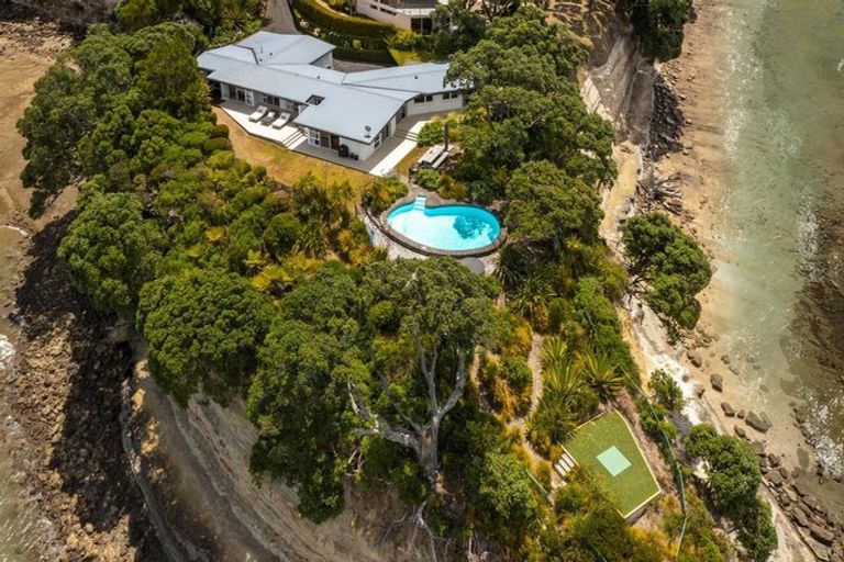 Photo of property in 62 Sharon Road, Waiake, Auckland, 0630