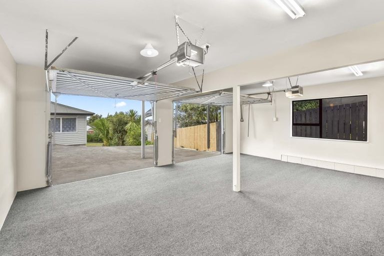 Photo of property in 47 Amorino Drive, Red Beach, 0932