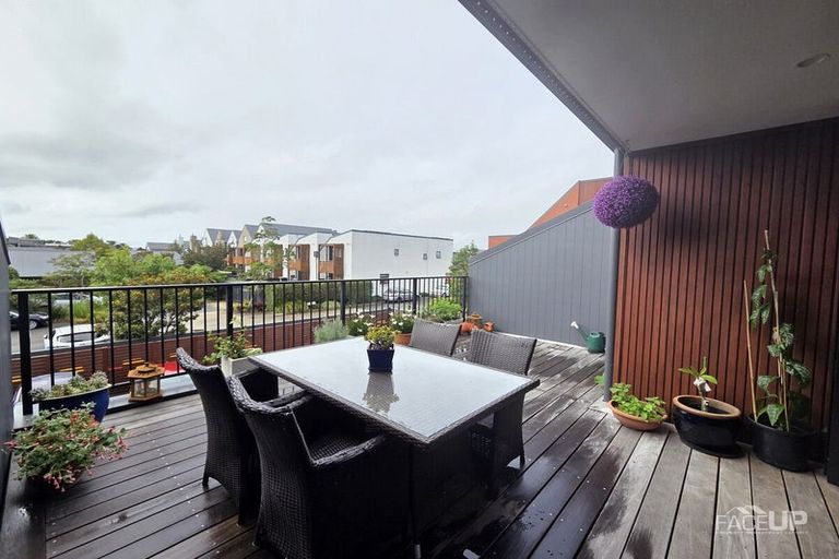 Photo of property in 78 Hobsonville Point Road, Hobsonville, Auckland, 0616