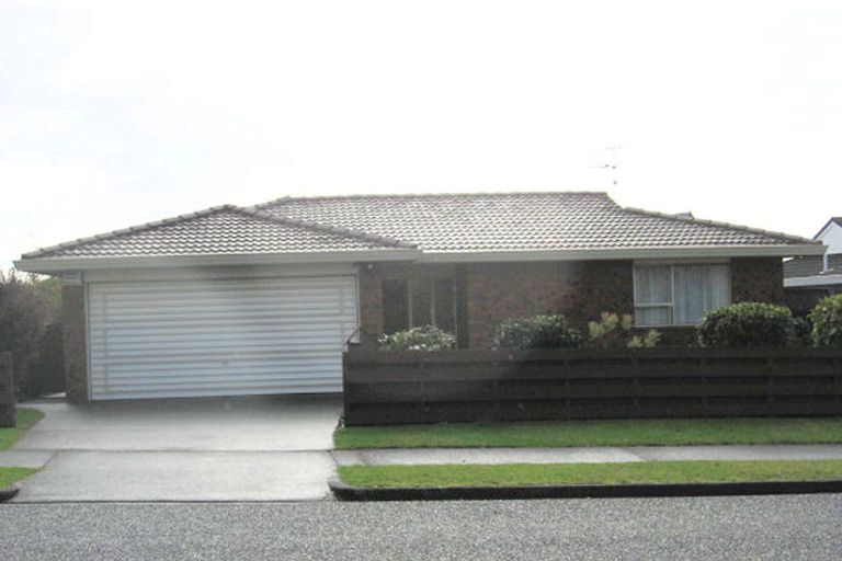 Photo of property in 20 Cromdale Avenue, Highland Park, Auckland, 2010