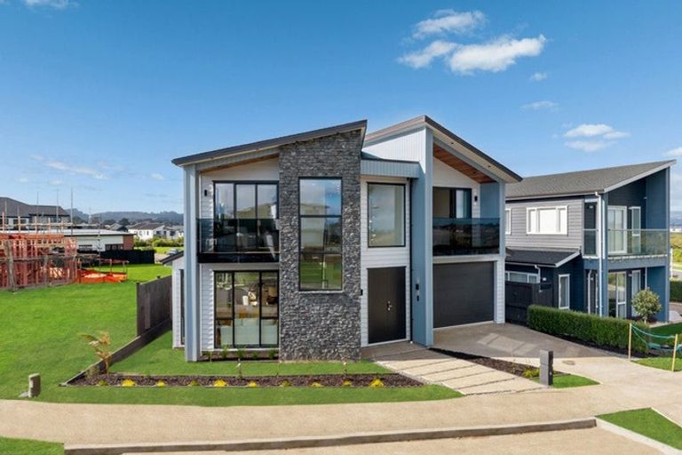 Photo of property in 13 Catalina Avenue, Rosehill, Papakura, 2113