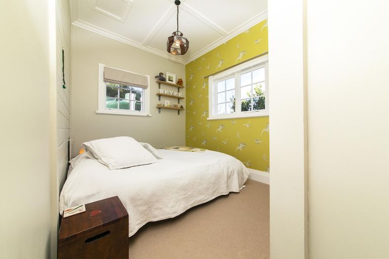 Photo of property in 17 Great North Road, Riverhead, 0820