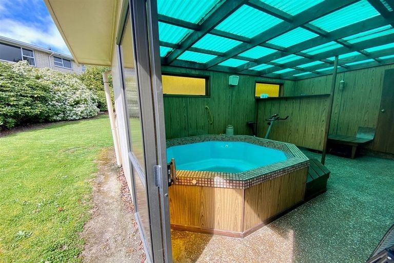 Photo of property in 1 Riverview Lane, Balclutha, 9230