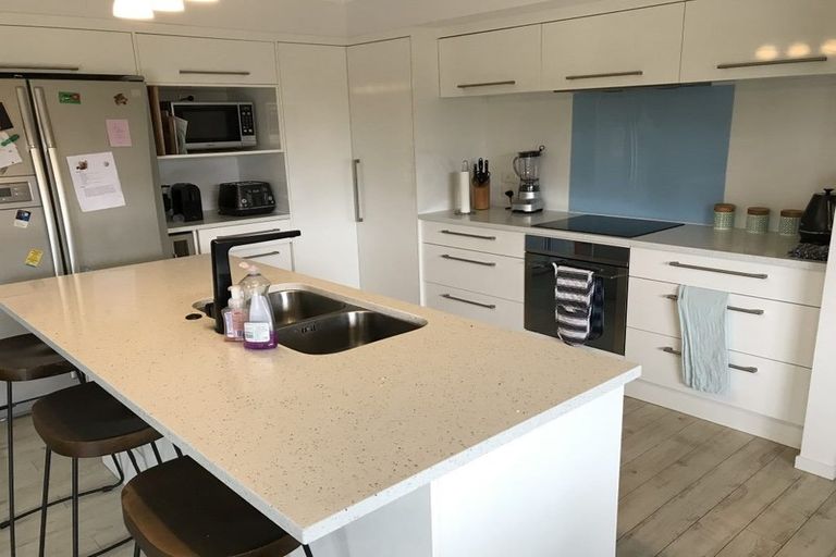 Photo of property in 22 Ripple Grove, Waiuku, 2123