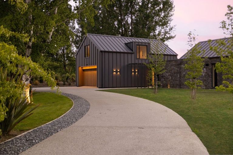 Photo of property in 33 Central Park Avenue, Lake Hayes, Queenstown, 9371