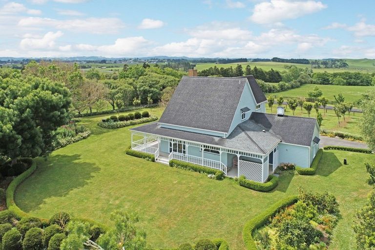 Photo of property in 26 Ernest George Drive, Karaka, Papakura, 2580