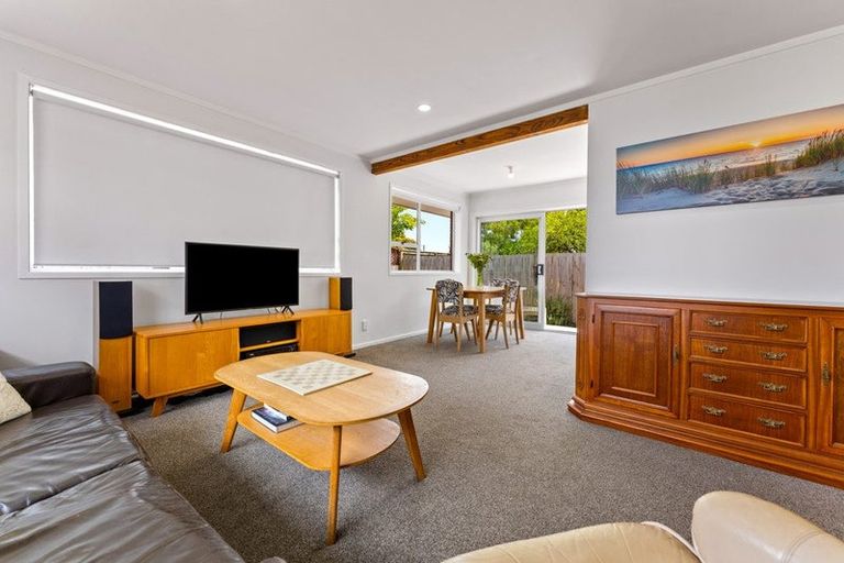 Photo of property in 1/56 Sunnynook Road, Sunnynook, Auckland, 0620