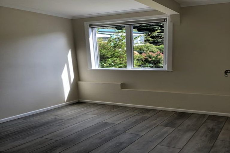 Photo of property in 2 Raroa Place, Pukerua Bay, 5026