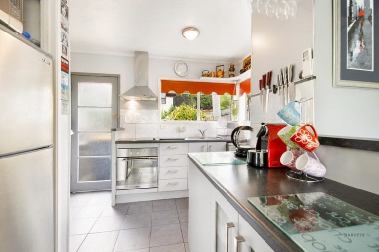 Photo of property in 1/15 Lancelot Place, Glenfield, Auckland, 0629