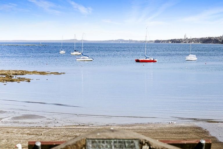 Photo of property in 35 Rock Isle Road, Torbay, Auckland, 0630