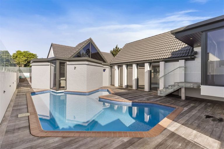 Photo of property in 40 Takutai Avenue, Bucklands Beach, Auckland, 2012