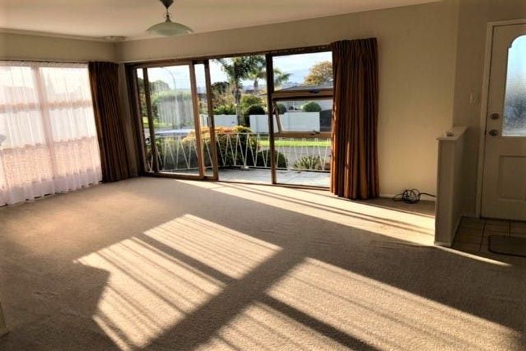Photo of property in 1/9 Belmere Rise, Farm Cove, Auckland, 2012