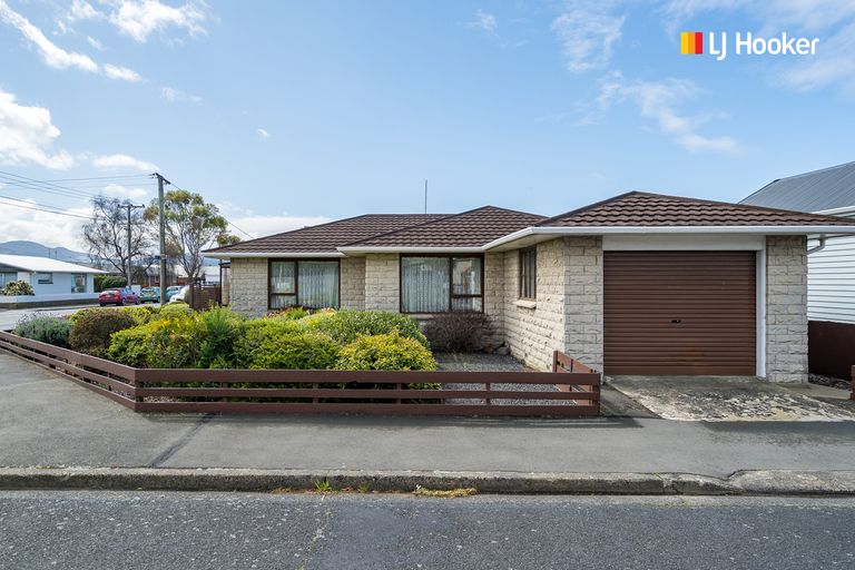 Photo of property in 171 Macandrew Road, South Dunedin, Dunedin, 9012