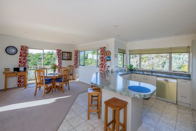 Photo of property in 39 Rutherford Drive, Waikanae Beach, Waikanae, 5036
