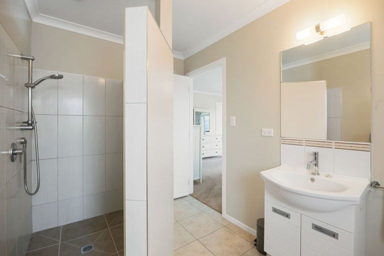 Photo of property in 15 Evergreen Rise, Grandview Heights, Hamilton, 3200