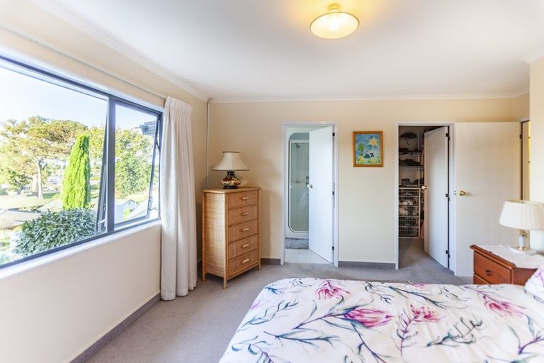 Photo of property in 37 Hetley Crescent, Taradale, Napier, 4112