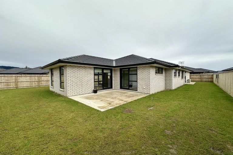 Photo of property in 24 Pahiki Crescent, Levin, 5510