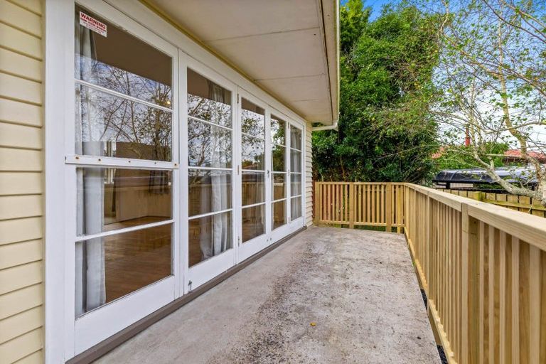 Photo of property in 6 Palmer Avenue, Glen Eden, Auckland, 0602