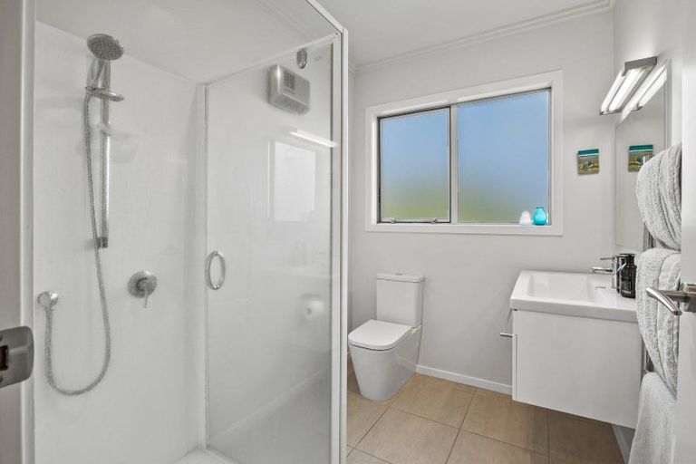 Photo of property in 17b Shearer Drive, Oakura, 4314