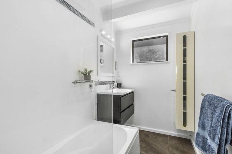 Photo of property in 22 Shackle Lane, Whitby, Porirua, 5024