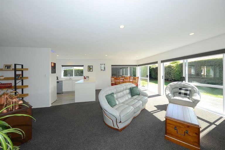 Photo of property in 30 Beauford Place, Parklands, Christchurch, 8083