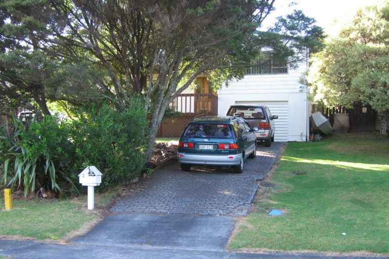 Photo of property in 3 Walnut Lane, Browns Bay, Auckland, 0630