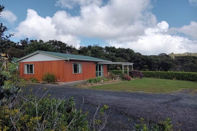 Photo of property in 112 Arrowsmith Road, Waitakere, Henderson, 0782