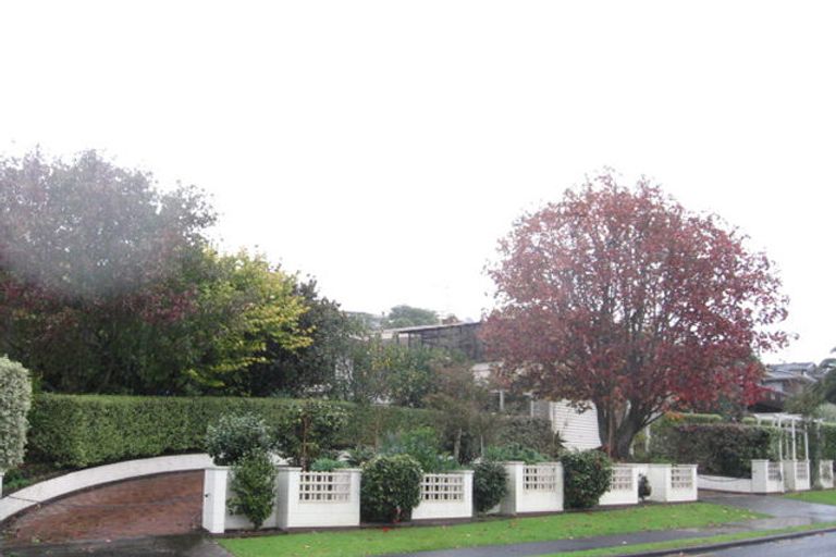 Photo of property in 33 Castleton Drive, Howick, Auckland, 2014