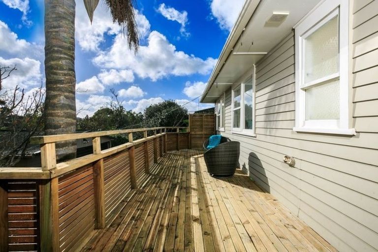 Photo of property in 32 Hatherlow Street, Glenfield, Auckland, 0629