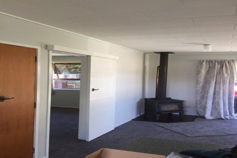 Photo of property in 8a Wyndham Road, Hannahs Bay, Rotorua, 3010