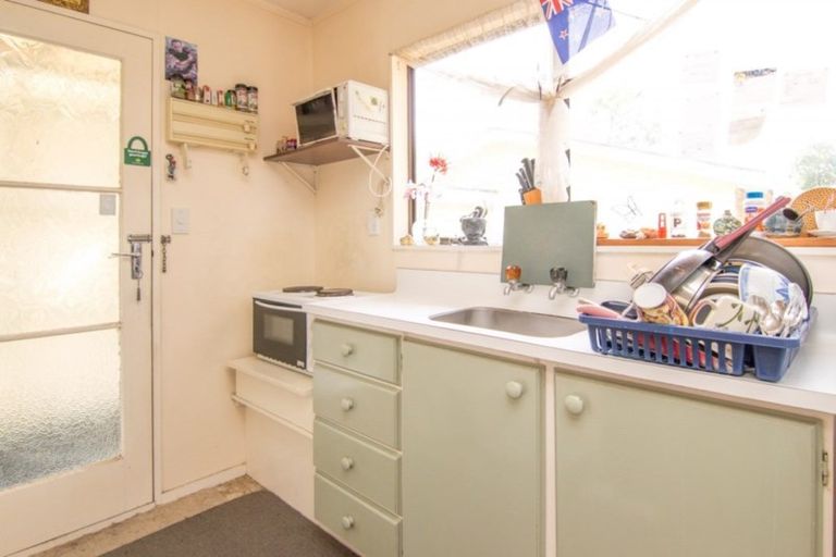 Photo of property in 94 Botanical Road, Takaro, Palmerston North, 4412