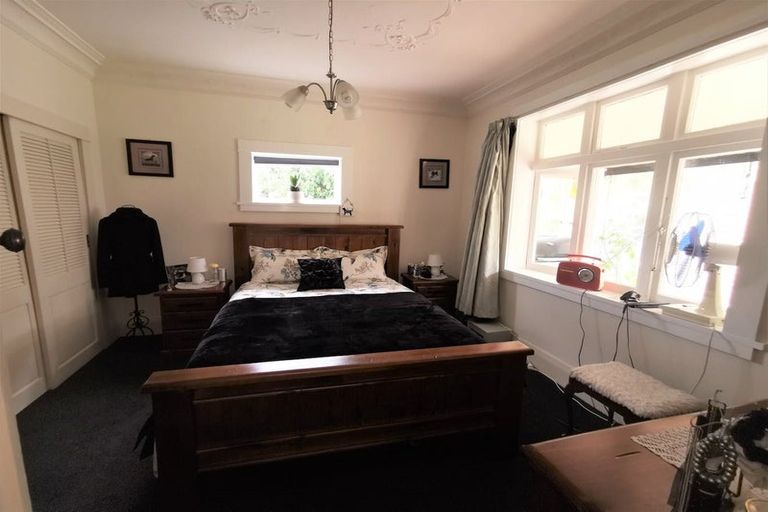 Photo of property in 85 Cambridge Terrace, Waterloo, Lower Hutt, 5011