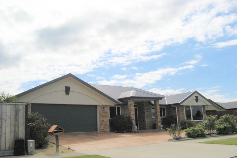 Photo of property in 2 Pascoe Drive, Woodend, 7610